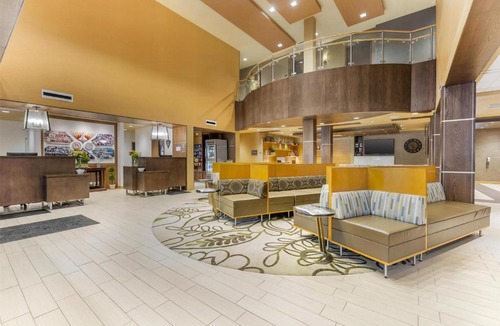 Steubenville Hotel | Best Western Plus Franciscan Square Inn & Suites Steubenville