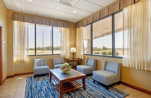 Kearney Hotel | Best Western Plus Mid Nebraska Inn & Suites