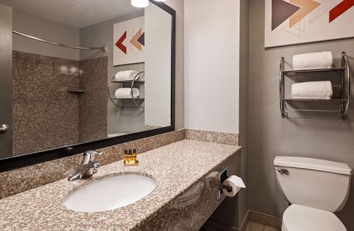 New Cumberland Hotel | Best Western Plus New Cumberland Inn & Suites