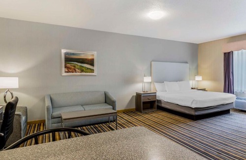 Berlin Hotel | Best Western Plus New England Inn & Suites