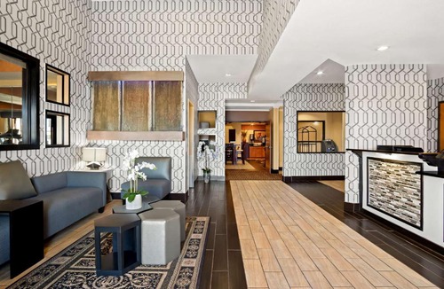 Rockwall Hotel | Best Western Plus Rockwall Inn & Suites