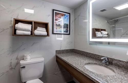 Maryland Heights Hotel | Best Western Plus St. Louis West-Westport