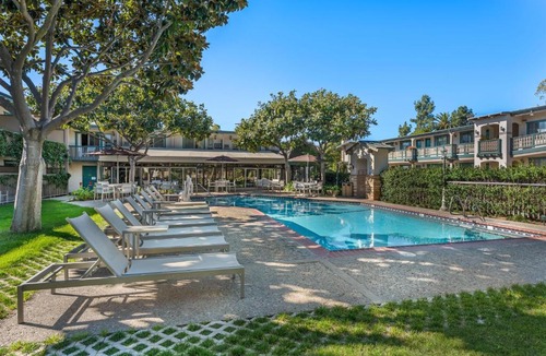 Oak Park Hotel | Best Western Plus Santa Barbara