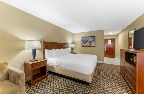 Wooster Hotel | Best Western Plus Wooster Hotel & Conference Center