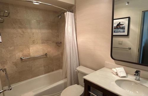 Plainview Hotel | Best Western Premier Plainview-Long Island Hotel