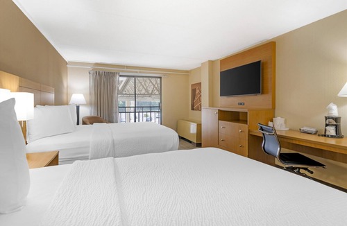 Marlborough Hotel | Best Western Royal Plaza Hotel & Trade Center