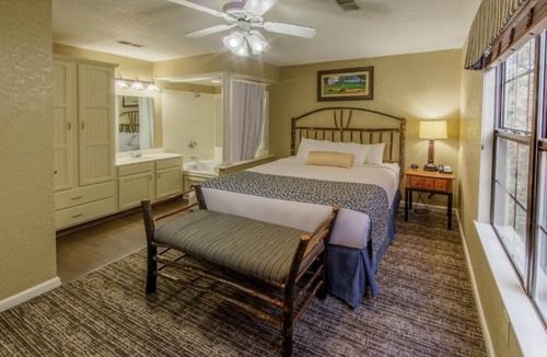 South Lee Hotel | Big Chill + Big Thrill | Three 2BR Villas w/Pools, Sauna & Arcade Fun