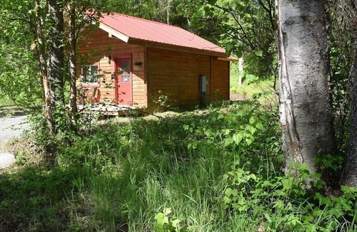 Talkeetna Cabin | Birch Cabin Ensuite with Shower-Queen