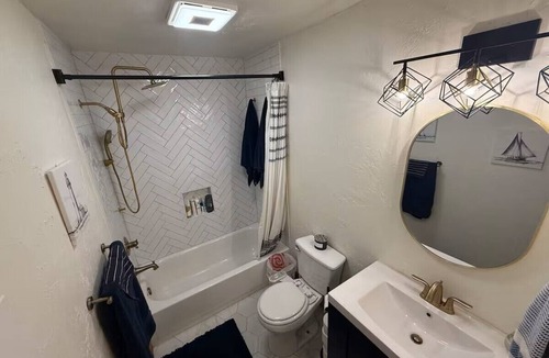 Porum Cottage | Bixby Cove Cottage 4-bedroom with plenty of outdoor space for family fun!