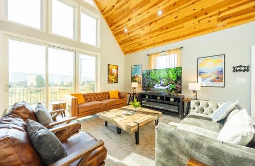 Canaan Valley House | Black Diamond by MasonTyler