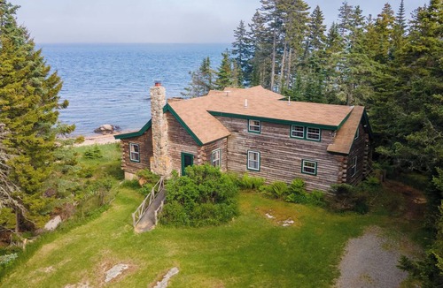 Minturn Cabin | Black Point Hideaway - Private Oceanfront Property