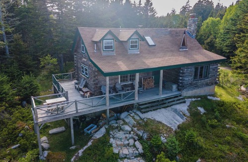 Minturn Cabin | Black Point Hideaway - Private Oceanfront Property