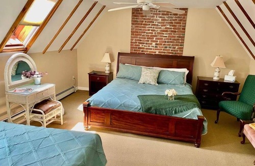 Tilton Bed & Breakfast | Black Swan Inn