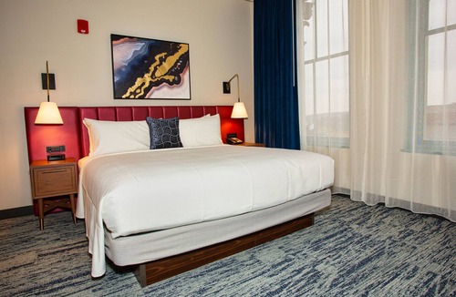 Downtown Akron Hotel | BLU-Tique, Akron, a Tribute Portfolio Hotel