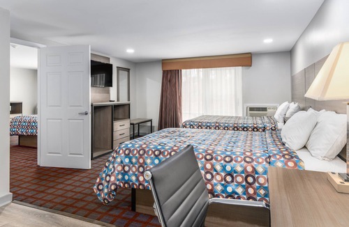 North Eastham Hotel | Blue Dolphin Inn