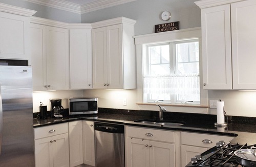Rye House | Blue Door at Rye Beach, East Coast summer and winter rental!