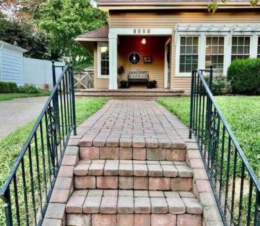 Owensboro House | Blue Moon Cottage - Music Room, Inground Pool