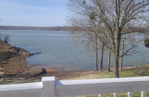 Eddyville House | Blue Moon over Barkley 5 bedroom Lakehouse on Lake Barkley.