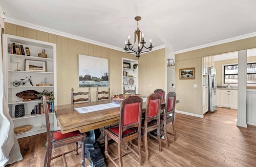Lowell House | Blueberry Bliss Family Retreat on Beaver Lake near Hickory Creek