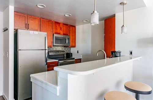 Ballston Apartment | Blueground | Ballston, pool, nr Arlington Cemetery