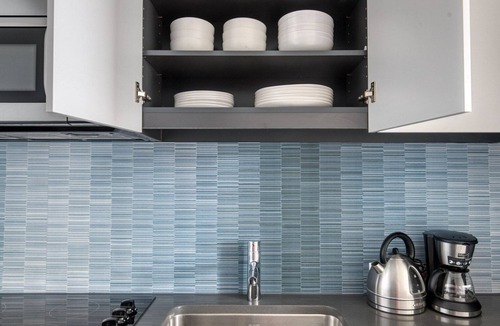 Central-Maverick Square - Paris Street Apartment | Blueground | Central-Maverick Square, pool, nr Boston Harbor