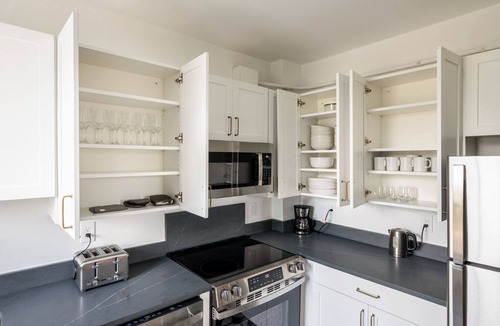 North Brookline Apartment | Blueground | North Brookline, washer, nr Beacon St