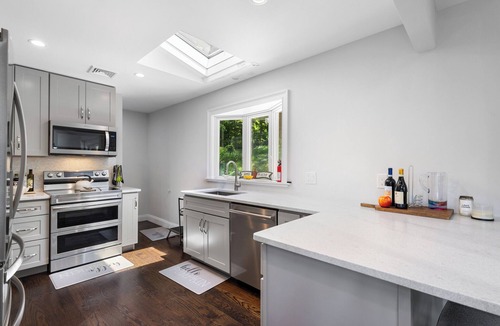 New Milford House | Bluewater Lodge at Candlewood Lake