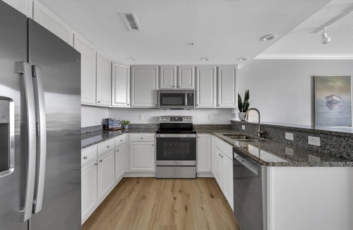 Ocean City Condo | Boardwalk to Beach ready! Boat Slip & Parking. Dogs allowed OffSeason W Approval