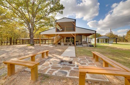 Emory House | Boat Ramp & Dock at 'Hotel Side' on Lake Fork!