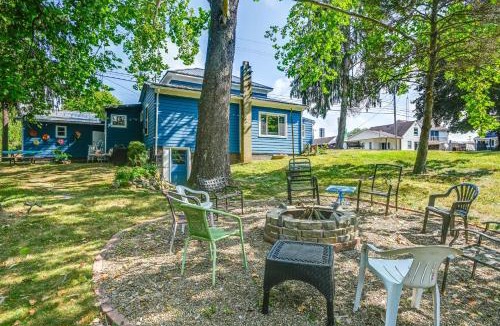 Sherrodsville House | Boat & Unwind! Charming Atwood Lake Farmhouse