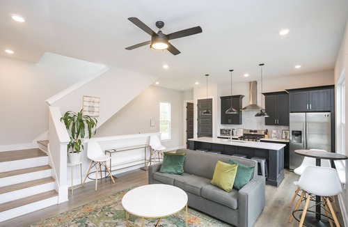 Radnor House | BOHO Boutique Stay |3bd 2ba|10 Minutes to Lower Broadway|