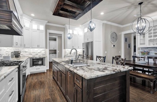 Amarillo House | Book your next weekend getaway or family gatherings here!