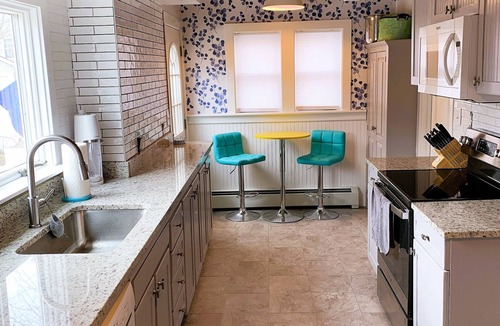 Camp Ellis House | Booking 2025 summer weekly's now! Sleeps 10, steps from beach & 4 miles to OOB!