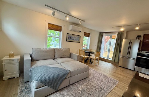Boothbay Harbor Hotel | Boothbay Harbor Greenleaf Inn - 2 Story Owners Villa, Private Kitchen, Sky deck!
