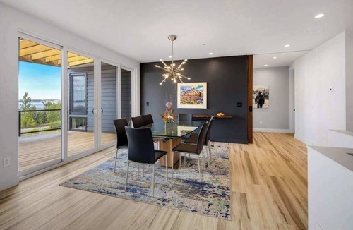 South Addition Villa | Bootleggers Landing Villa | Luxury Loft | Roof Deck
