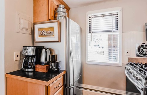 Norwood Condo | Boston - Norwood, Stylish Apartment