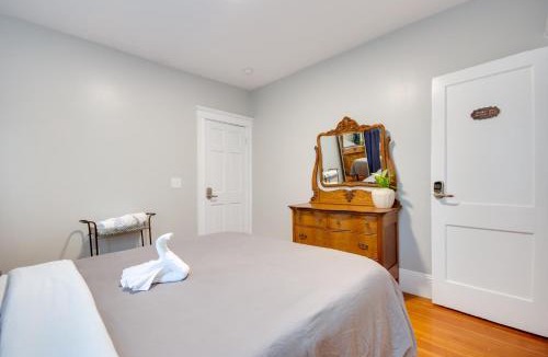 Jones Hill Apartment | Boston Queen Bedroom