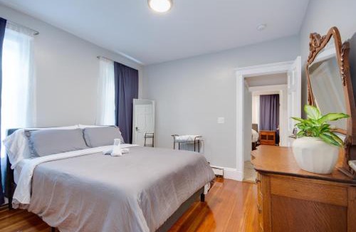 Jones Hill Apartment | Boston Queen Bedroom