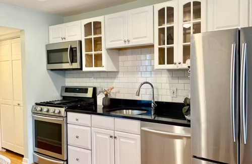 South Boston House | Boston Single House 2BR - Backyard + Walk to BCEC & Seaport