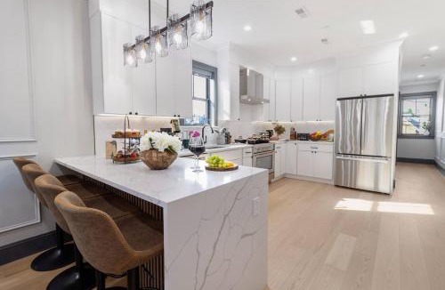 East Somerville Apartment | Bostonian 2BR2BTH/8 Minutes to Boston