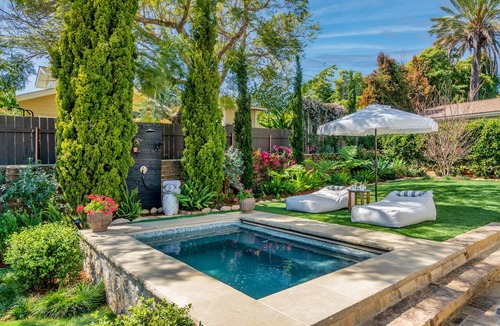 East Mesa Apartment | Bougainvillea Retreat - Mediterranean Retreat Near the Beach
