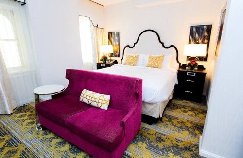 Kalorama Heights Hotel | Boutique Charm Junior King Suite Perfect for Couples Visiting Historic DC Sites