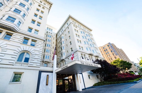 Kalorama Heights Hotel | Boutique Charm Junior King Suite Perfect for Couples Visiting Historic DC Sites