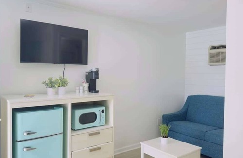 Downtown Myrtle Beach Apartment | Boutique on the beach, Studio #106 + Pool