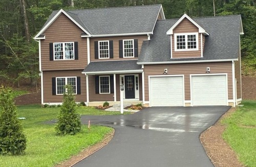 Bristol House | Brand New Charming 3-bedroom house with AC in Bristol awaits you