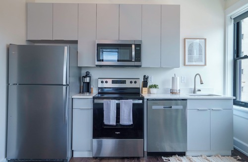 Uptown District Hotel | Brand New Condo Downtown Columbus