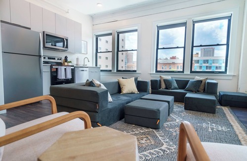 Uptown District Hotel | Brand New Condo Downtown Columbus