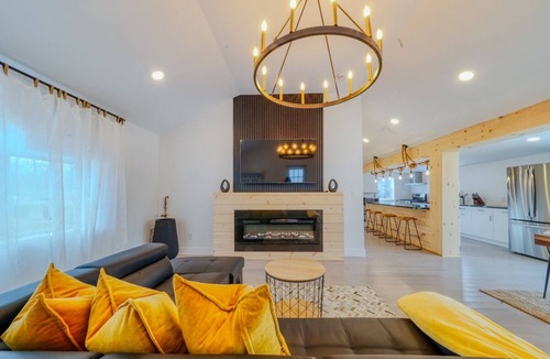 Mount Marion House | Brand New House with Huge patio overlooks Esopus Creek at Lake Katrine