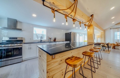 Mount Marion House | Brand New House with Huge patio overlooks Esopus Creek at Lake Katrine