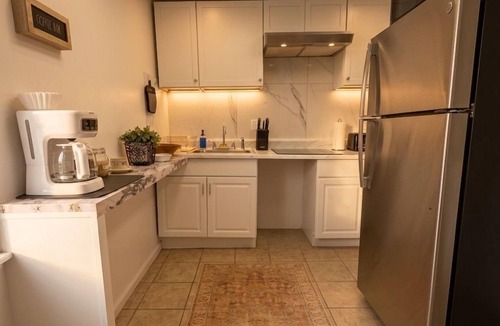 Danbury Apartment | Brand New Lakeview Suite: Hot Tub & 4 Parking Spots